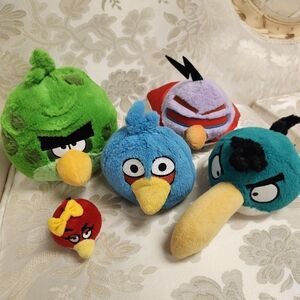 ANGRY BIRDS Lot Of 5 PLUSH Toys Commonwealth Toy Rovio